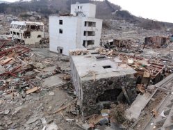 Aunque es necesario adoptar decisiones cruciales inmediatamente después de un desastre, las resoluciones y acciones que hacen la diferencia son las que vienen de mucho antes.