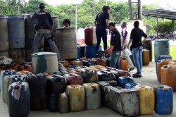 La operación ALISUYO, destinada a luchar contra las bandas dedicadas al contrabando de combustible, dio lugar a la detención de diez personas y el decomiso de  27 vehículos, cinco surtidores y más de 38.000 litros de carburante, lo que representa un valor total de 254.000 USD.