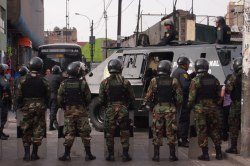 Una redada llevada a cabo en la frontera entre Perú y Ecuador, en la que participaron  450 funcionarios, dio lugar a la desarticulación de una red de distribución de combustible objeto de contrabando y al cierre de diez puntos de venta en Perú.