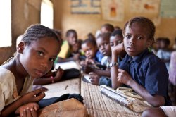 Niño en una escuela en Timbuktu, Mali. Foto: UNICEF/PFPG2013P-0035/Harandane Dicko