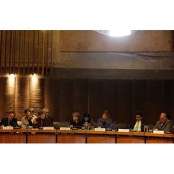 En el seminario participaron (de izquierda a derecha) el Senador y Presidente de la Comisión Bicameral Pro-Transparencia, Hernán Larraín; la Presidenta del Senado de Chile, Isabel Allende; la Secretaria Ejecutiva de la CEPAL, Alicia Bárcena; la Ministra Secretaria General de la Presidencia de Chile, Ximena Rincón; el Director del ILPES-CEPAL, Jorge Máttar; y el Oficial a Cargo de la Secretaría de la Comisión (CEPAL), Luis F. Yáñez.