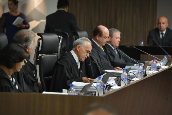 Los ministros del TCU siguieron el voto del relator del proceso, Augusto Nardes, quien recomendó el rechazo de las cuentas de 2014Valter Campanato/Agência Brasil