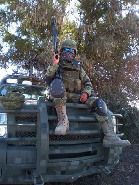 Militares Y Marinos De México